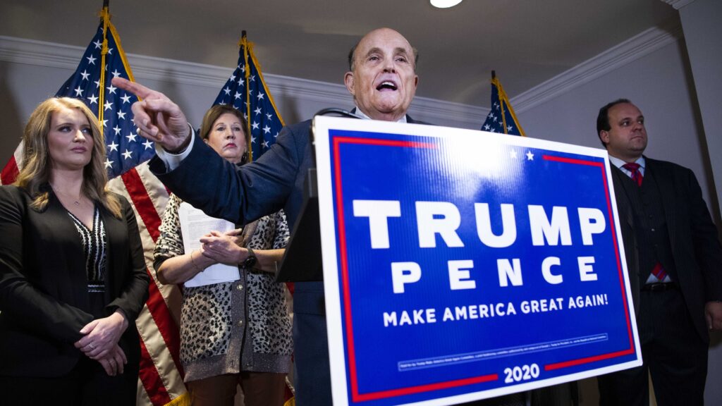 Comité que investiga el ataque al Capitolio cita a Giuliani y otros asesores cercanos de Trump