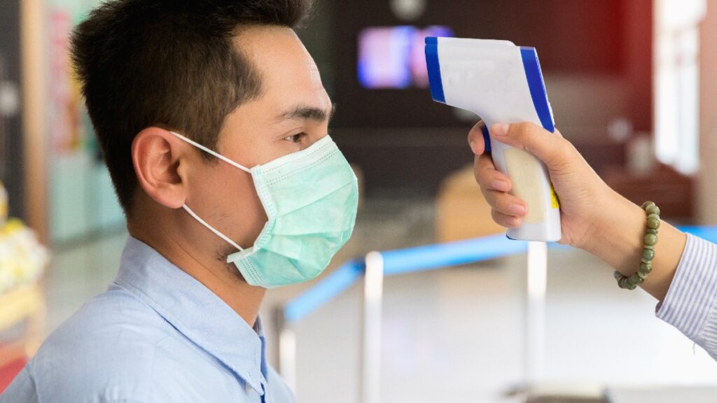 Corte Suprema bloquea mandato de vacunación para empresas, lo permite para trabajadores sanitarios