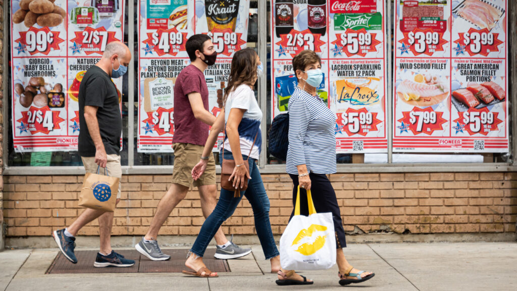 Encuesta: por encima de la pandemia, la economía es la prioridad de los estadounidenses