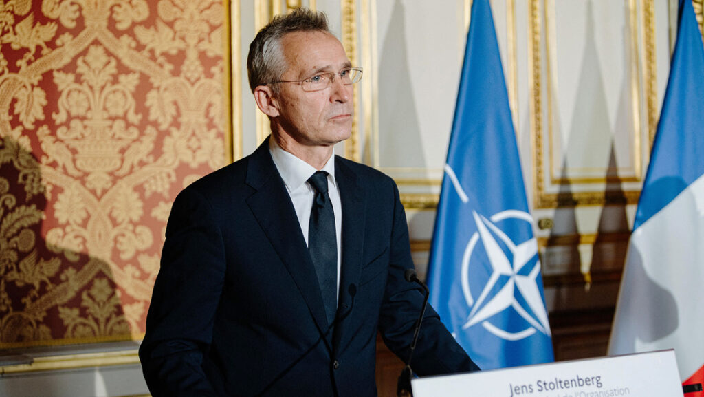 Stoltenberg: La OTAN dialogará con Rusia, pero hay que prepararse «ante la posibilidad de que la diplomacia falle»