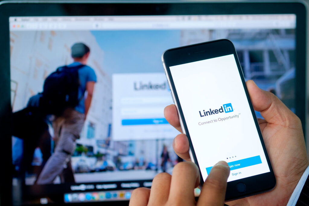 LinkedIn quiere acabar con la política en su plataforma