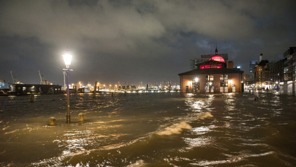 VIDEOS: Una fuerte ola rompe las ventanas de un ferry en Alemania en medio del pavor de los pasajeros