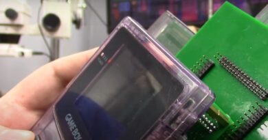 Logra colocar cuatro cartuchos en un solo Game Boy